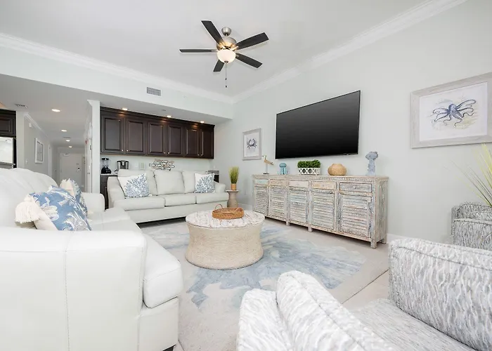 Phoenix Gulf Towers 2206 Apartment